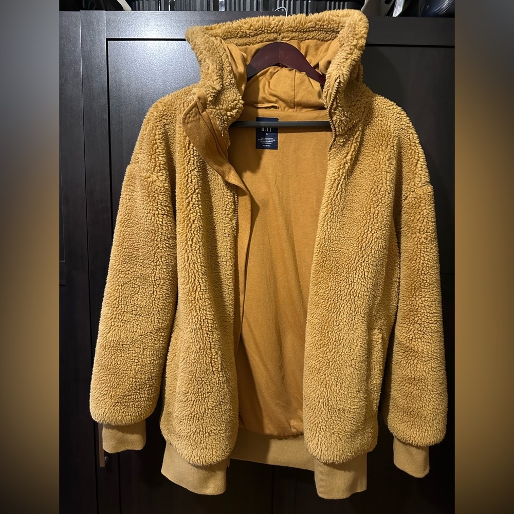 GAP Camel Teddy Sherpa Jacket – Size Small 🤎 | Cozy Chic | Fall/Winter Essential